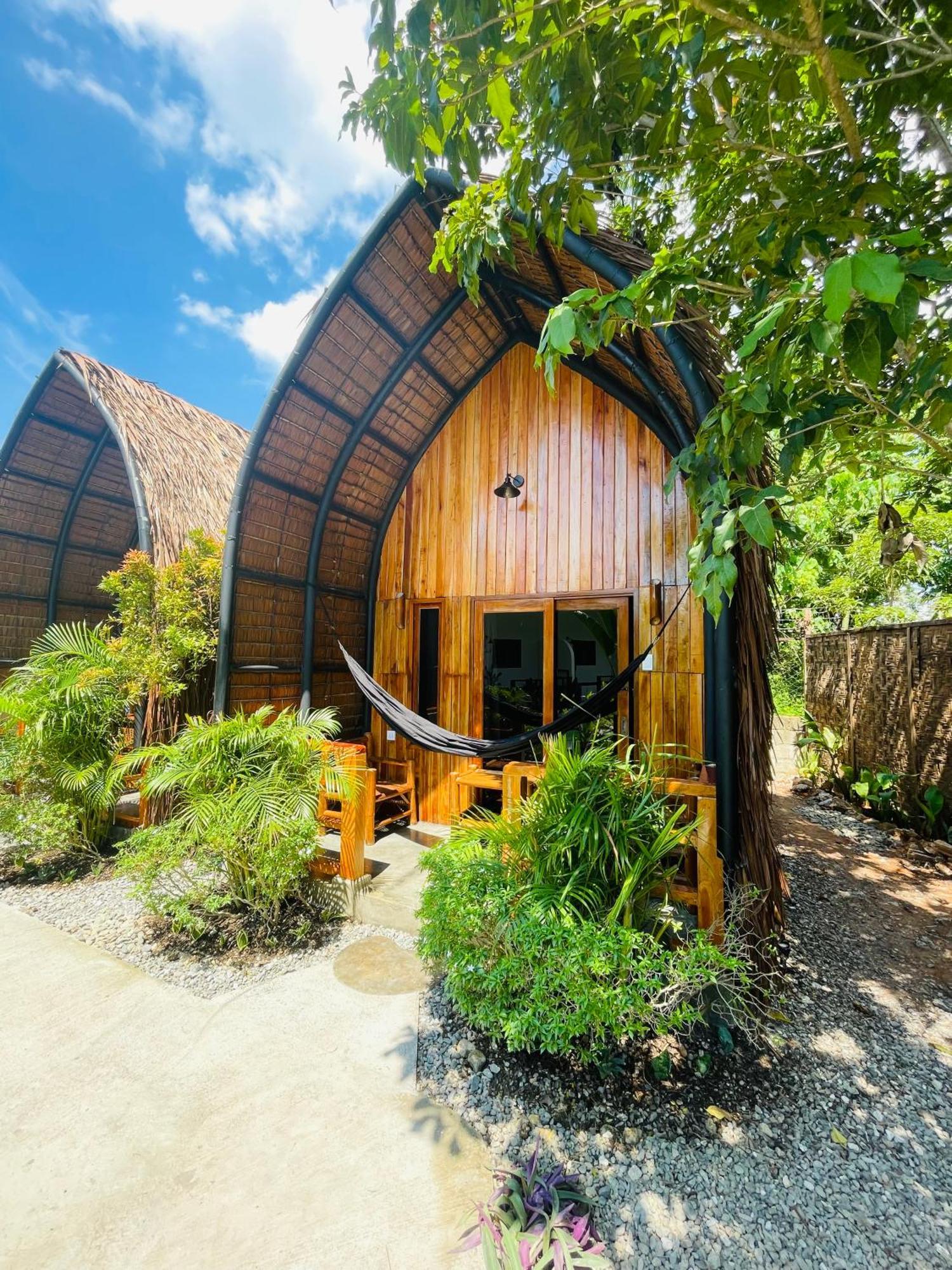 Maayong Hostel (Adults Only) Moalboal Eksteriør bilde