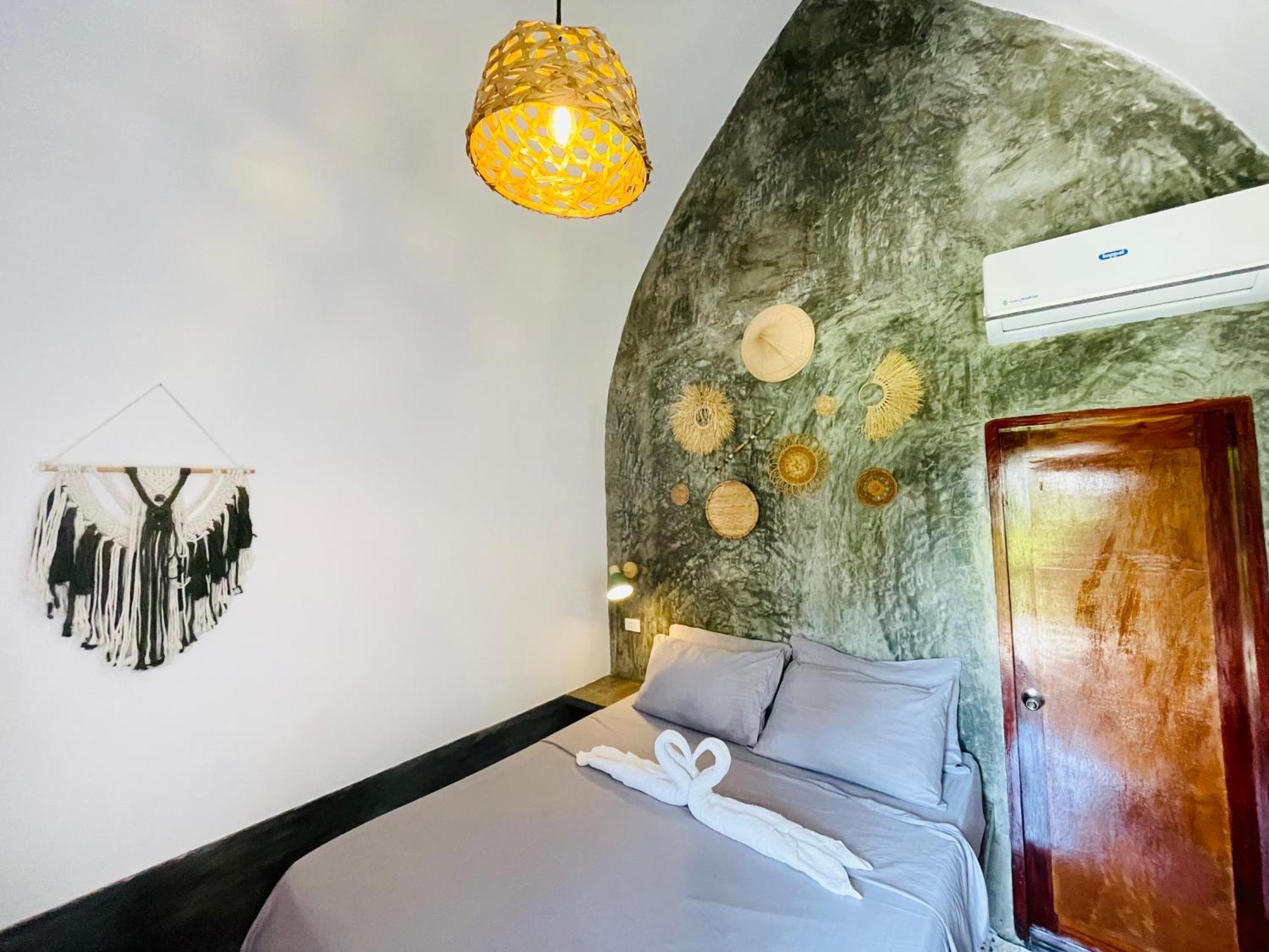 Maayong Hostel (Adults Only) Moalboal Eksteriør bilde