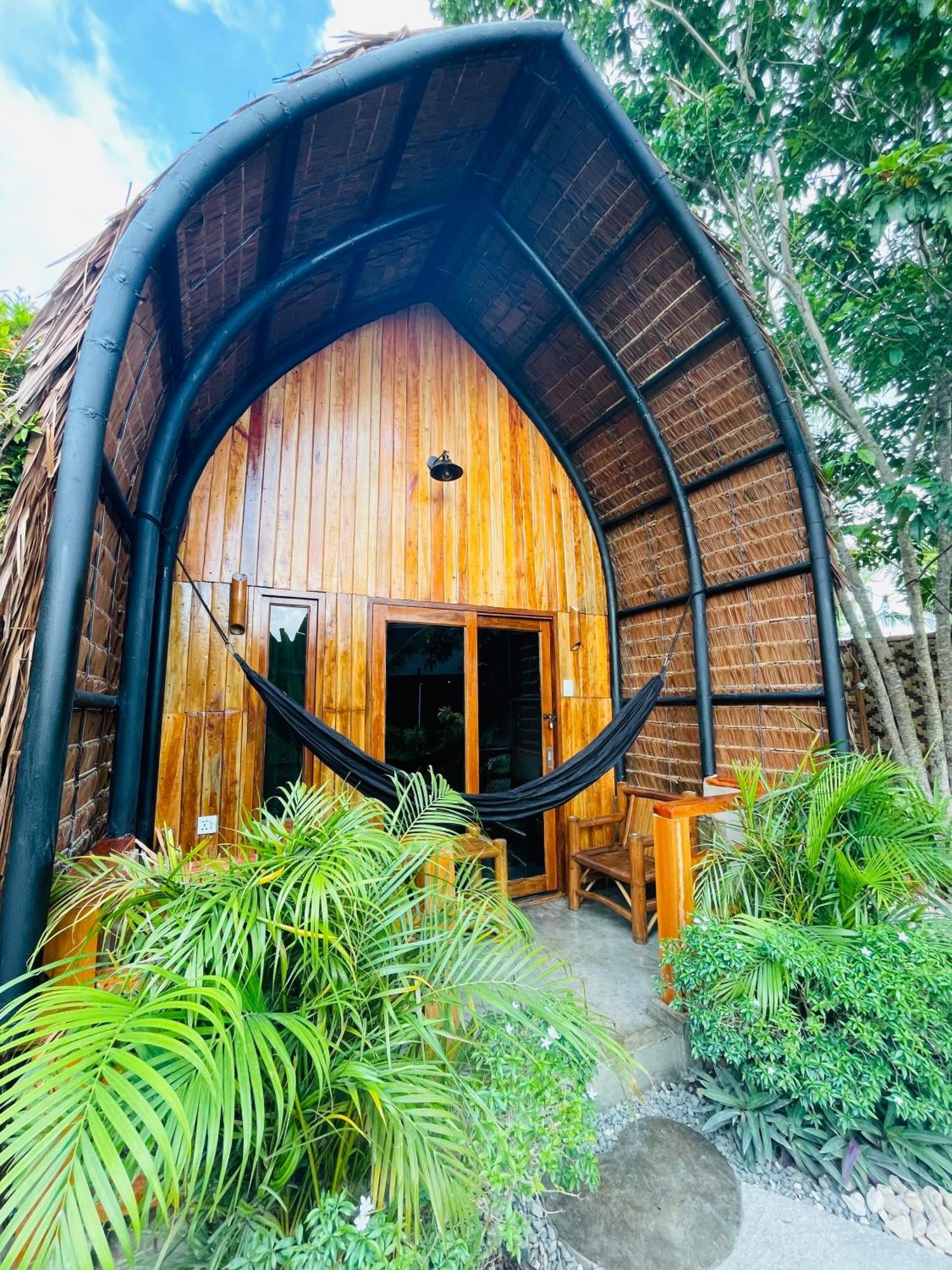 Maayong Hostel (Adults Only) Moalboal Eksteriør bilde